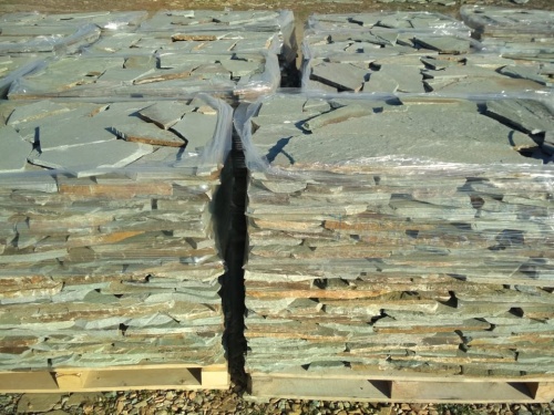 Плитняк златолит зелёный для цоколя, отмостки купить в Сочи