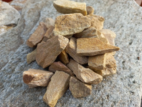 Златолит жёлтый декоративная каменная крошка купить в Сочи