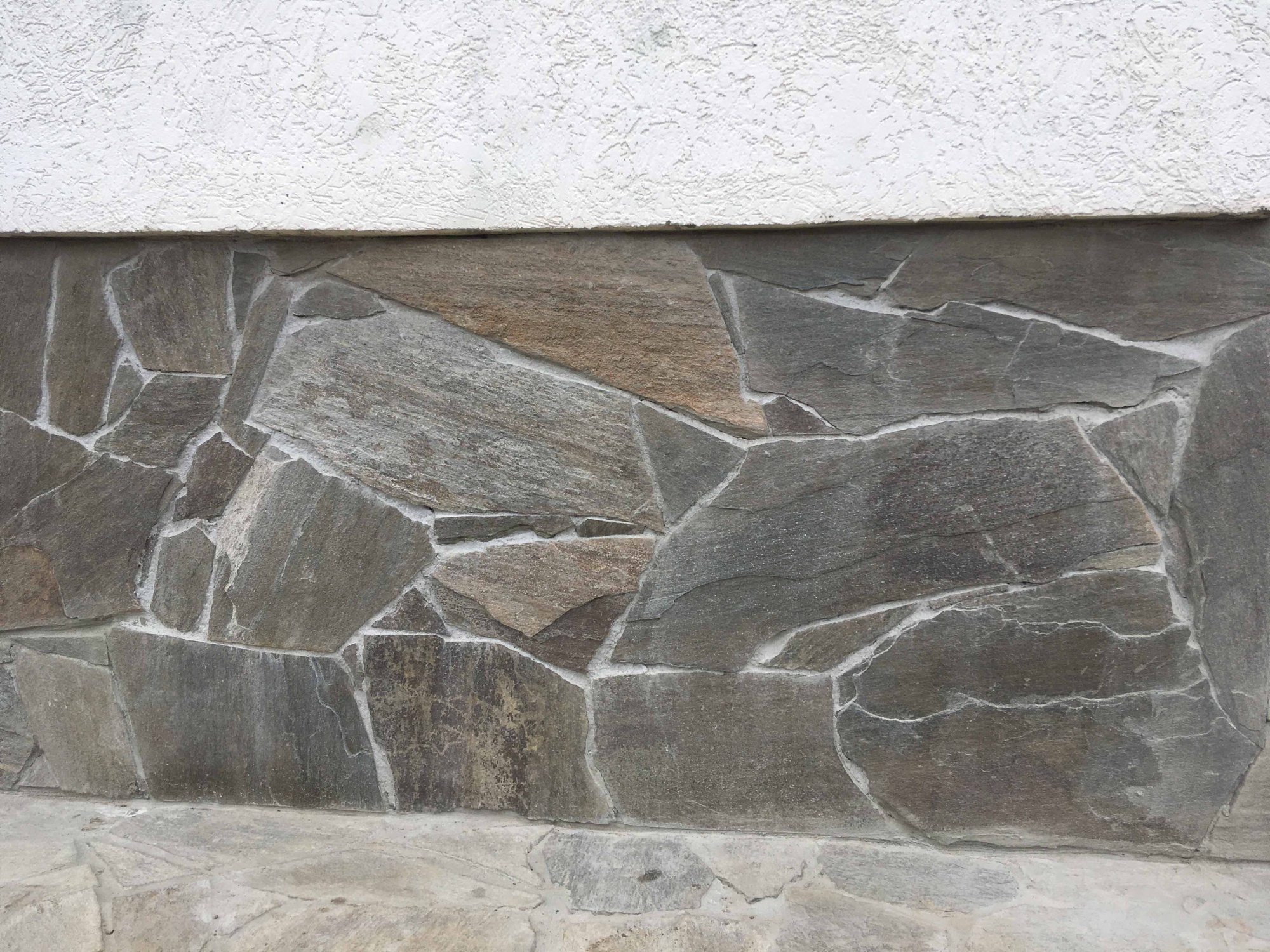 Плитняк златолит Уральский  для фасада купить в Сочи