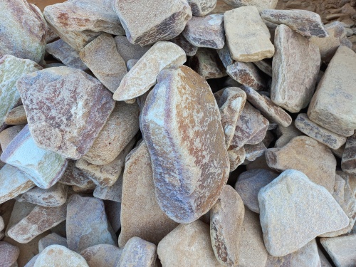 Златолит жёлтый, жёлто-зелёный глыбки и валуны для ланшафтного дизайна купить в Сочи