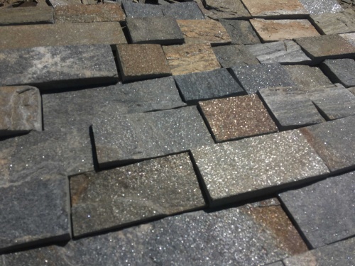 Плитка пилёная златолит Уральский для цоколя, отмостки купить в Сочи