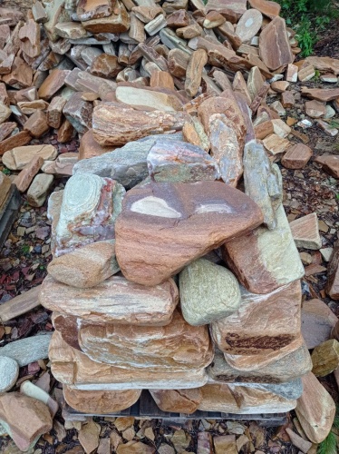 Златолит жёлтый, жёлто-зелёный глыбки и валуны для ланшафтного дизайна купить в Сочи