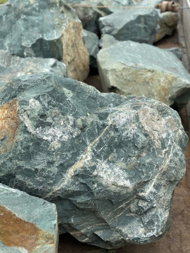 Камни для ландшафтного дизайна зелёные 10-60 килограмм купить в Сочи