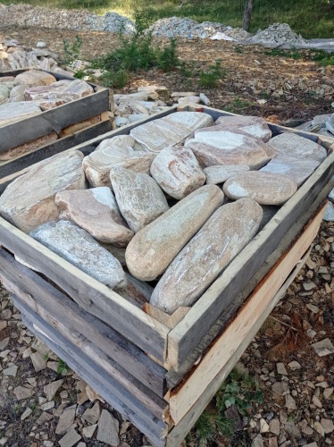 Златолит жёлтый, жёлто-зелёный глыбки и валуны для ланшафтного дизайна купить в Сочи