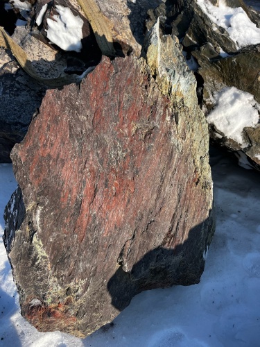 Ландшафтные глыбы красно-фиолетовые 200-1000 килограмм купить в Сочи