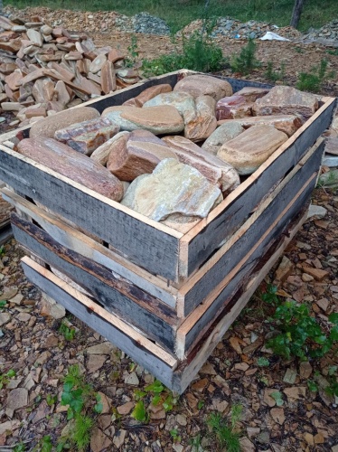 Златолит жёлтый, жёлто-зелёный глыбки и валуны для ланшафтного дизайна купить в Сочи