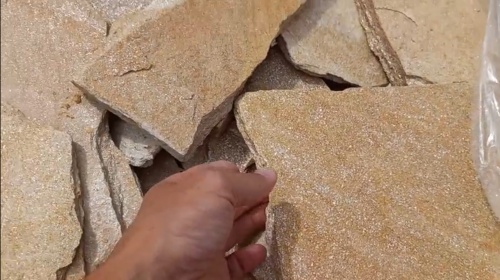 Плитняк златолит жёлтый золотистый для отмостки купить в Сочи