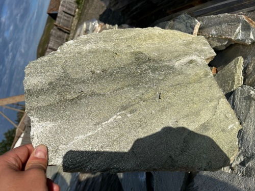 Плитняк златолит зелёный для цоколя, отмостки купить в Сочи