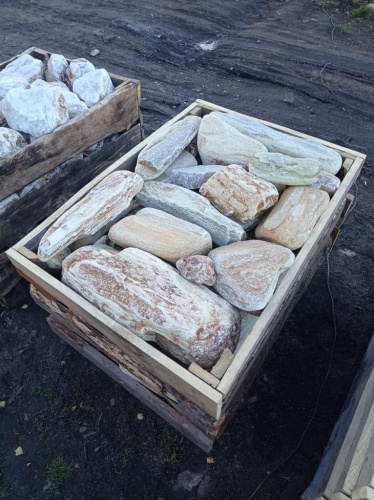 Златолит жёлтый, жёлто-зелёный глыбки и валуны для ланшафтного дизайна купить в Сочи