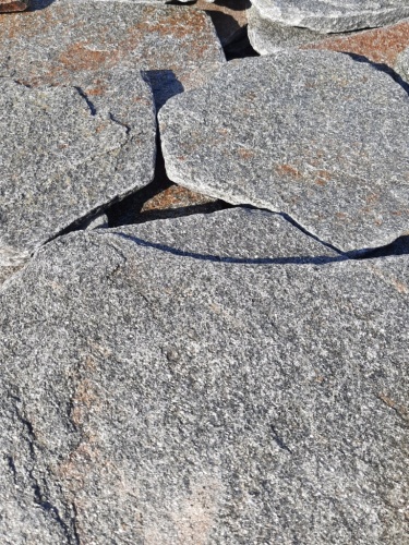 Златолит серебристый галтованный для парковки купить в Сочи