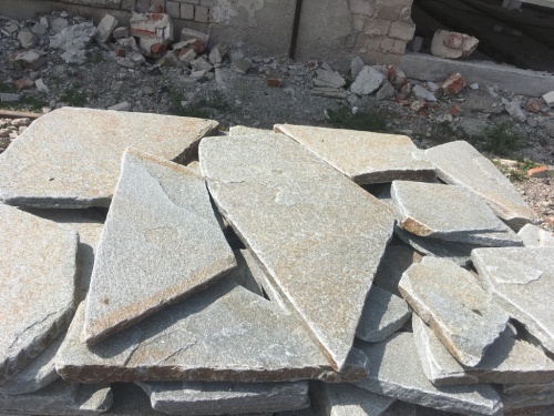 Златолит серебристый галтованный для парковки купить в Сочи